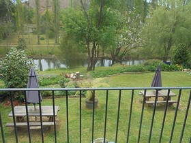 Riverbank Park Motel