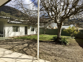 The White House & Retreat