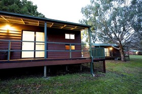 Lakes And Craters Holiday Park
