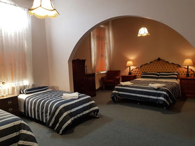Madden's Commercial Hotel