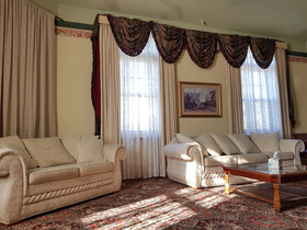 Madden's Commercial Hotel
