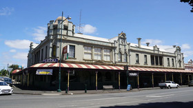 Madden's Commercial Hotel