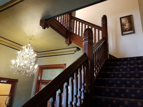 Madden's Commercial Hotel
