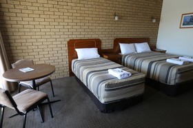 Manifold Motor Inn