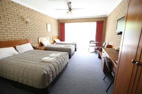 Manifold Motor Inn