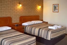 Manifold Motor Inn