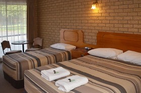Manifold Motor Inn