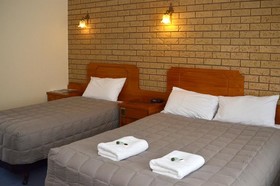 Manifold Motor Inn