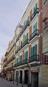 12 Rooms Hostal