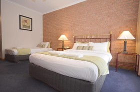 Central Springs Inn