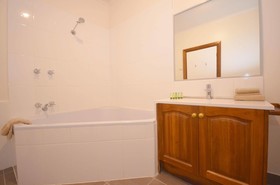 Central Springs Inn