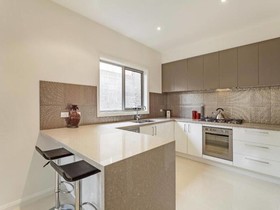 Signature Townhouse In Doncaster