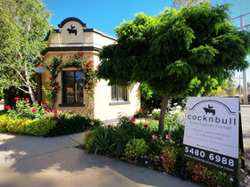 Cocknbull Boutique Hotel