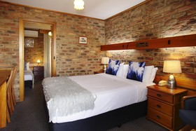 The Settlement Historic Hotel