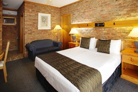 The Settlement Historic Hotel