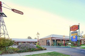 The Settlement Historic Hotel