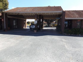 Rivergum Motel
