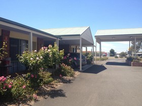 Rose Garden Motel