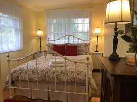 Brentwood Cottage