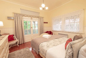 Brentwood Cottage