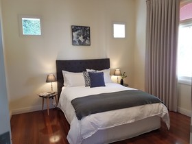 Healesville House - Magnolia House