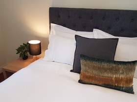 Healesville House - Magnolia House