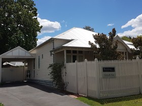 Healesville House - Magnolia House