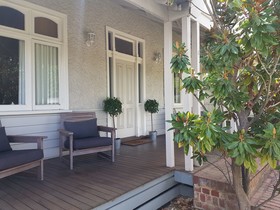 Healesville House - Magnolia House