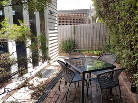 Healesville House - Magnolia House