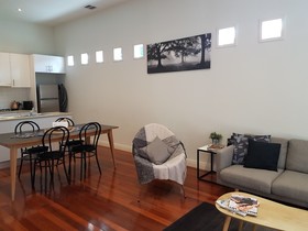 Healesville House - Magnolia House