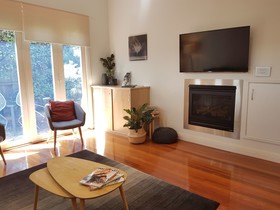 Healesville House - Magnolia House