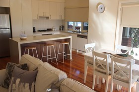 Healesville House - Fig Tree House
