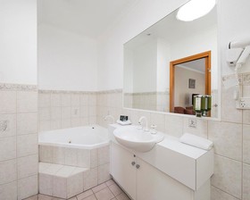 Comfort Inn May Park