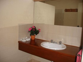 Olde Horsham Motor Inn