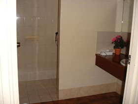 Olde Horsham Motor Inn