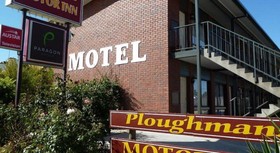 Ploughmans Motor Inn
