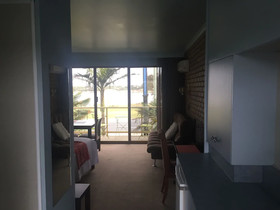 Abel Tasman Waterfront Motel Lakes Entrance