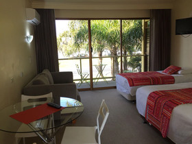 Abel Tasman Waterfront Motel Lakes Entrance