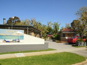 Kickback Cottages