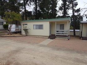 Lakes Caravilla Caravan Park