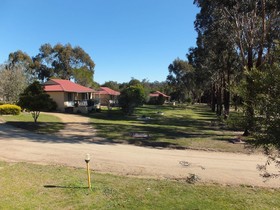 Lakes Entrance Country Cottages