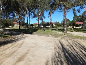 Lakes Entrance Country Cottages