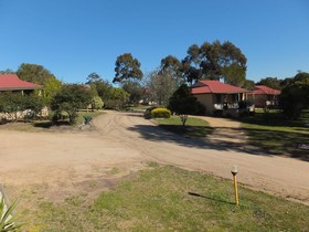 Lakes Entrance Country Cottages