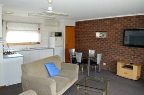 Lakes Jakaranda Holiday Units