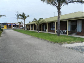 Lakes Jakaranda Holiday Units