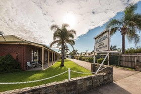 Lakes Jakaranda Holiday Units