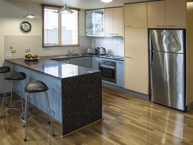 The Lakes Apartments