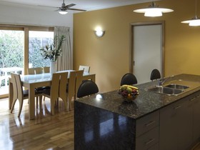 The Lakes Apartments