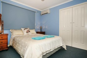 62 Roseland Grove Holiday House