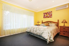 62 Roseland Grove Holiday House
